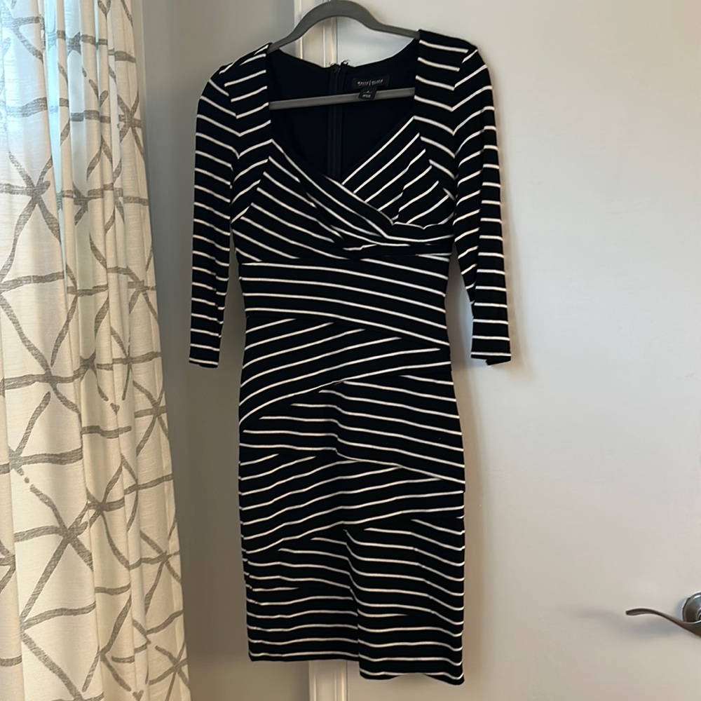 White House Black Market long sleeve body con wrap dress - women's size 4
